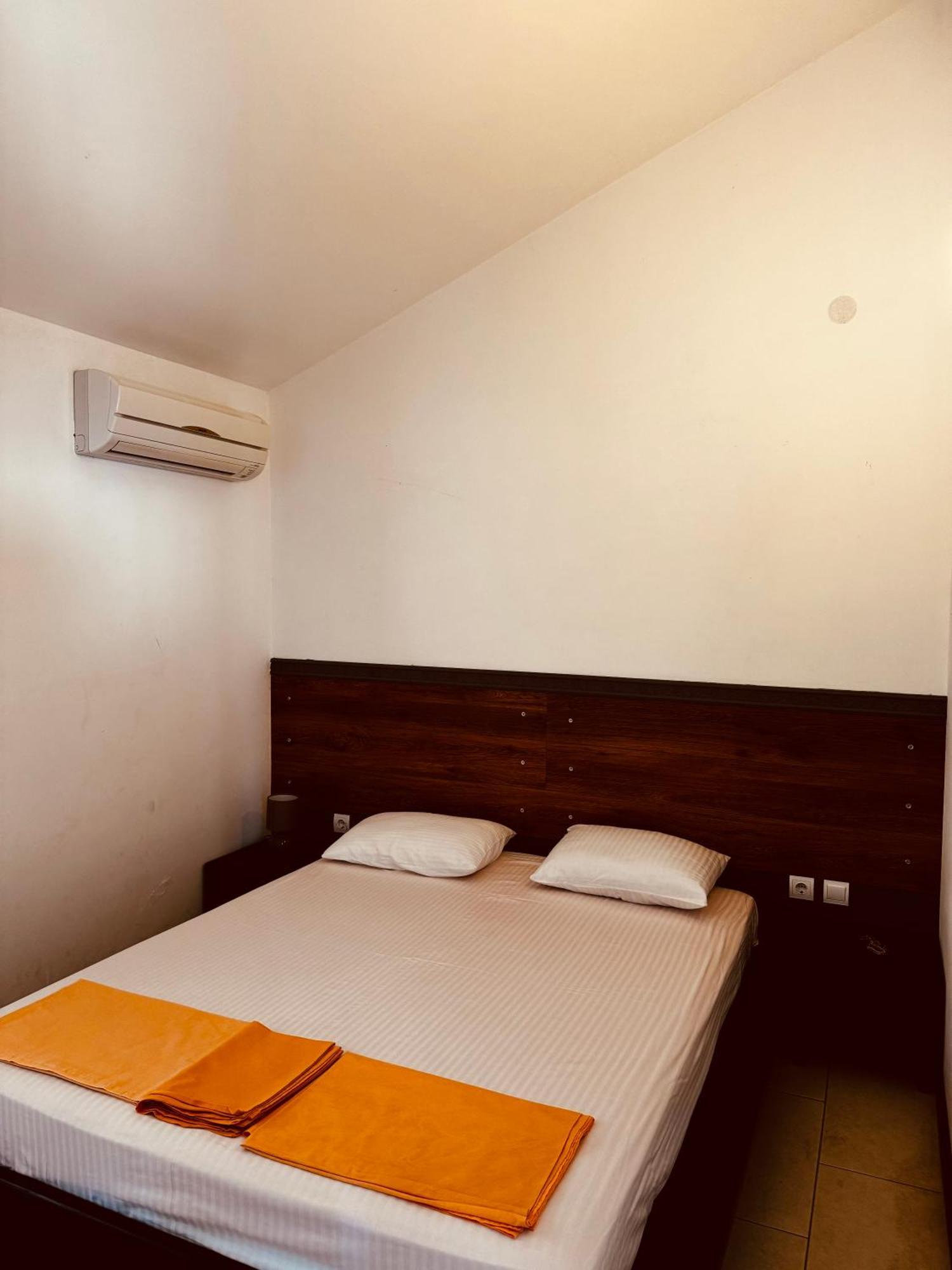 Budva Felix Suites Exterior photo