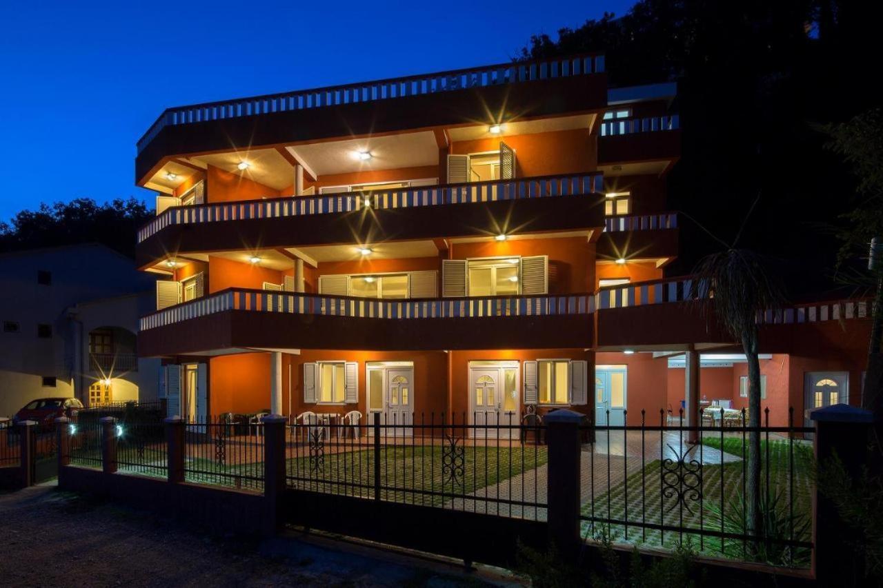 Budva Felix Suites Exterior photo