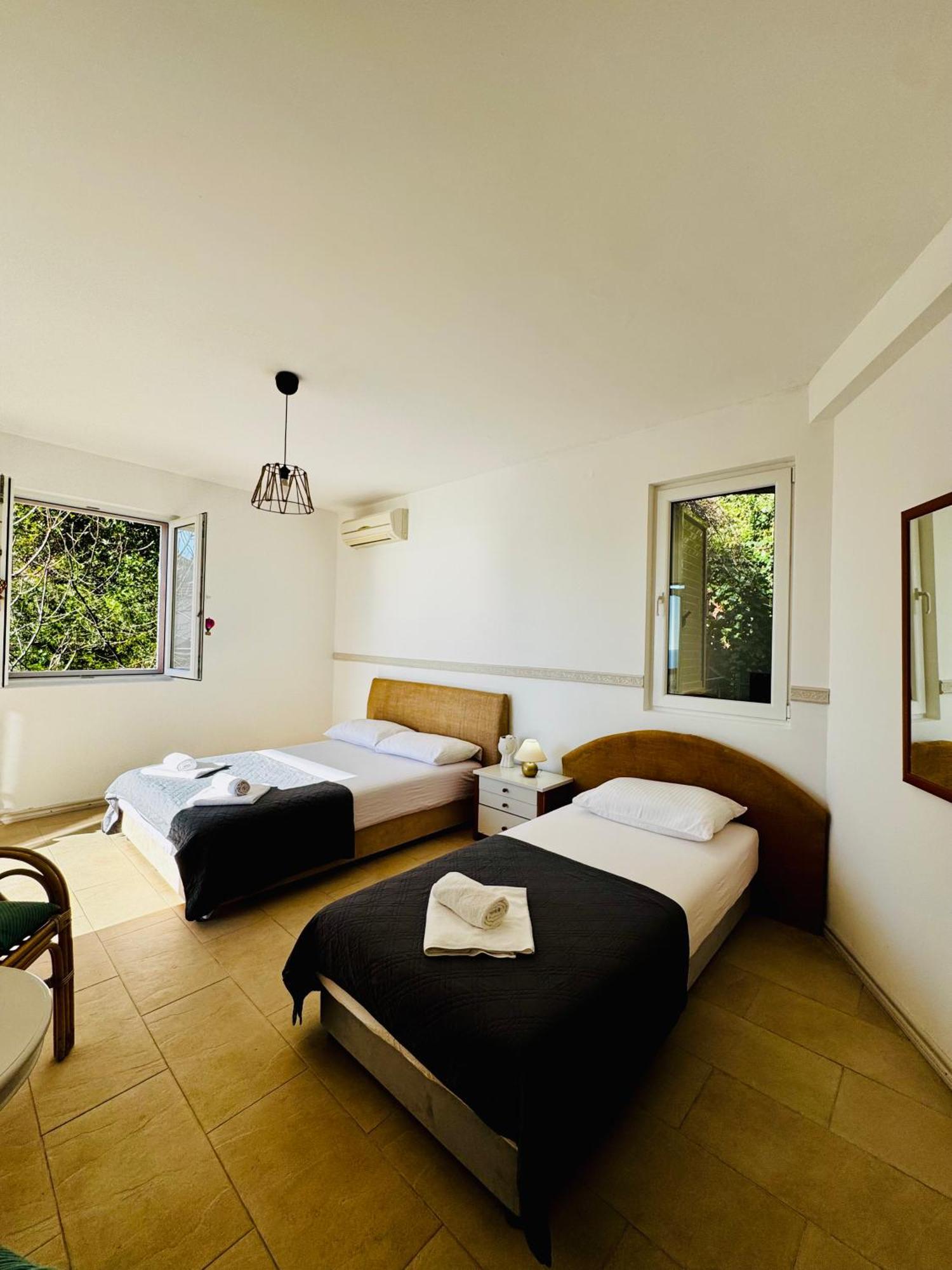 Budva Felix Suites Exterior photo