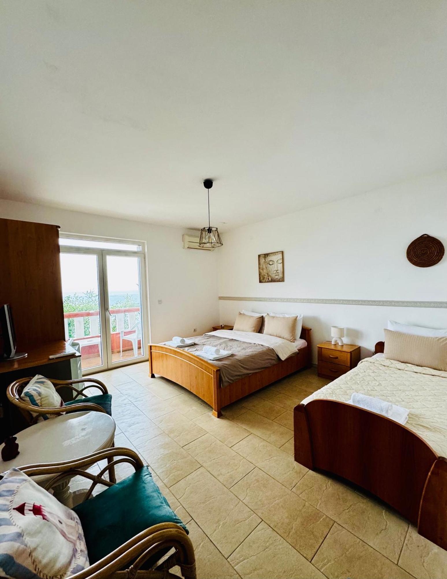Budva Felix Suites Exterior photo